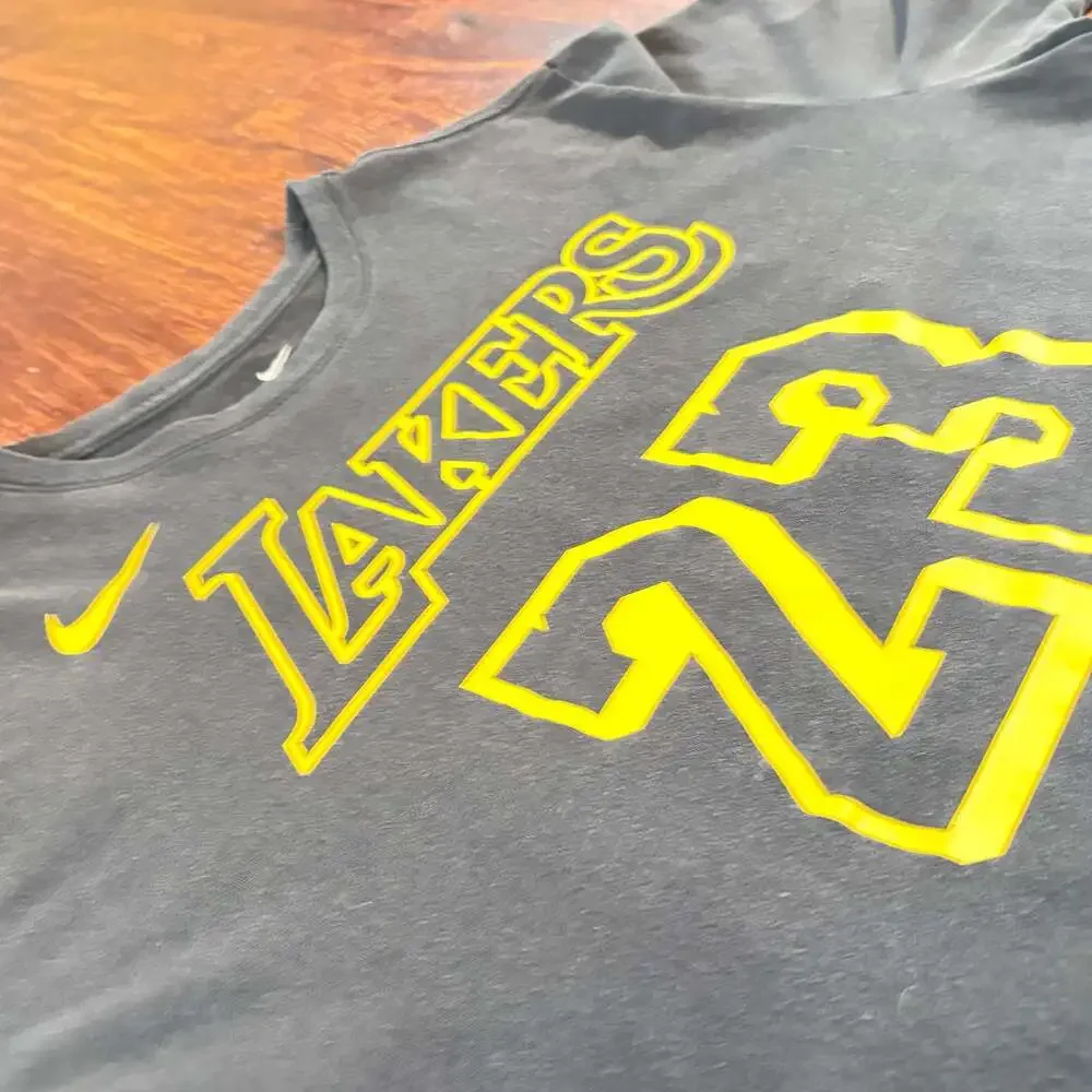 Nike Los Angeles Lakers LeBron James #23 Dri-FIT T-Shirt